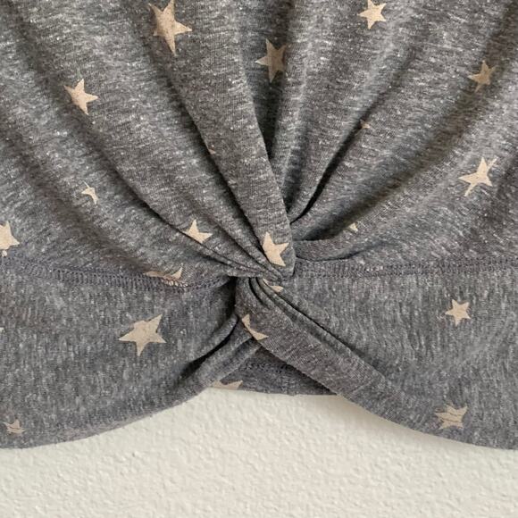 5/$25 Abercrombie & Fitch Star Tee T-shirt - Picture 5 of 7